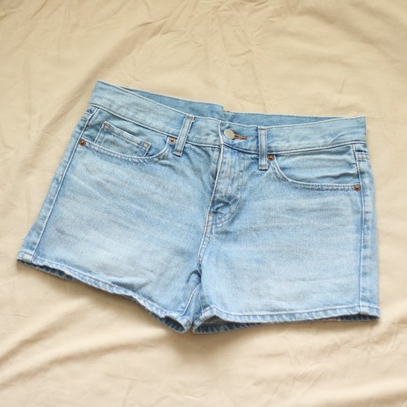 ⭐️ $25 for 2 ⭐️ Uniqlo Women's Denim Shorts - Picture 1 of 4